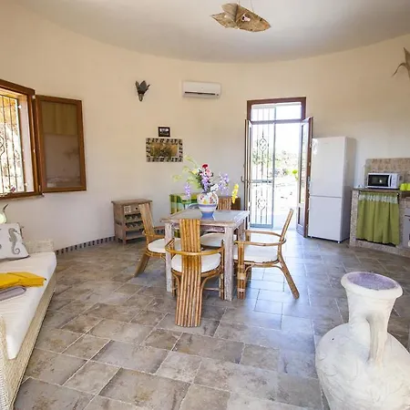 Trullo Nel Verde 1865608 Vila